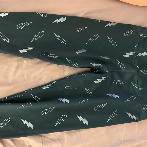 Old navy Fit leggings - Picture 2 of 4